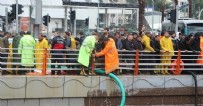  ŞANLIURFA SEL - Adıyaman ve Şanlıurfa’daki sel dolayısıyla bölgeye ekipler sevk edildi