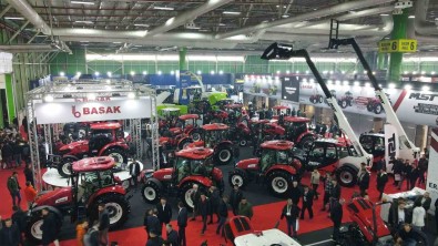 Basak Traktör'ün Yeni Ürünleri Konya Tarim Fuari'nda Görücüye Çikti