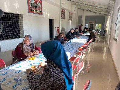 Mersin Büyüksehir Belediyesi 7 Bin 500 Depremzedeye Barinma Sagliyor