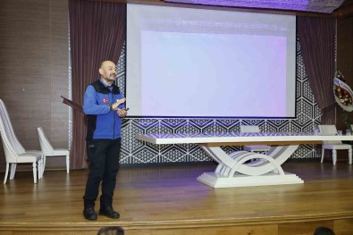 Sultangazi'de AFAD Gönüllülük Egitimi