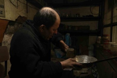 Baba Yadigari Meslegini Yarim Asirdir Sürdürüyor