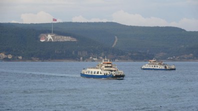 Bozcaada ve Gökçeada feribot seferlerine 'fırtına' engeli