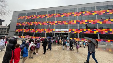 Deprem paniğe neden oldu! Düzce'de eğitime 1 gün ara verildi