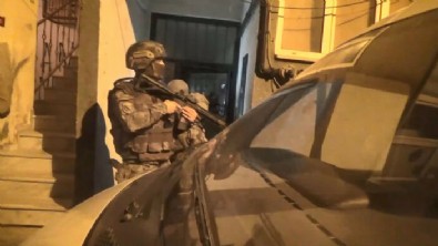 İstanbul'da terör operasyonu: 13 yabancı uyruklu yakalandı