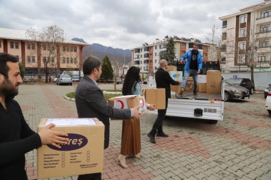 Tunceli'de Toplanan Oyuncak Ve Kirtasiye Malzemeleri Adiyaman'a Gönderildi