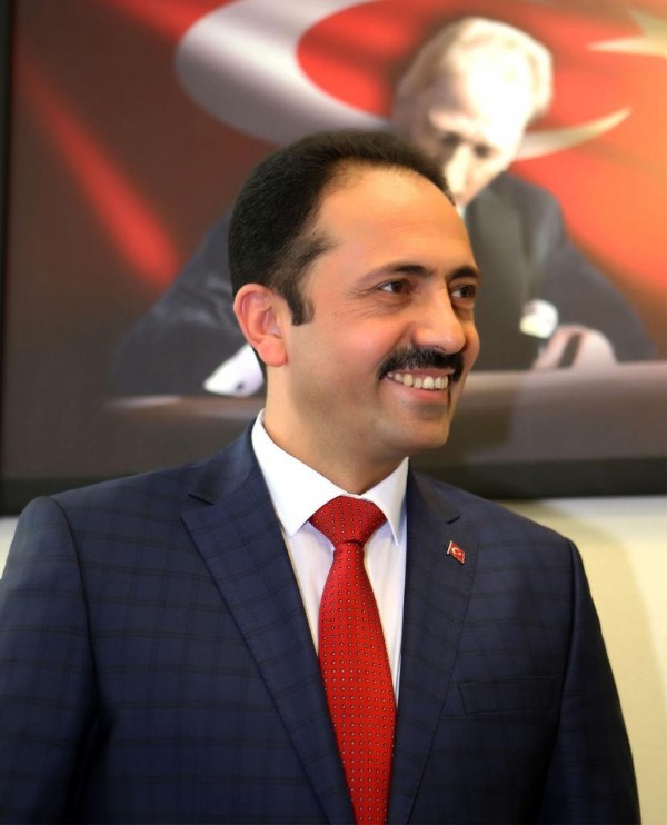 Dr. Avşar Aslan aday adaylığı için bakanlıktaki görevinden ayrıldı