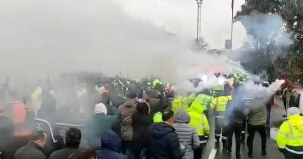 İBB'de zam isyanı! Metro İstanbul çalışanları zam alamayınca yürüyüş yaptı