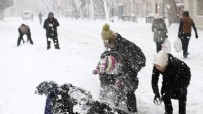  KONYA KAR TATİLİ - Konya'da kar etkili oluyor! 2 ilçede eğitime ara verildi