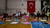 Kusadasi Belediyesi'nden Kadinlar Için Pilates Dersi