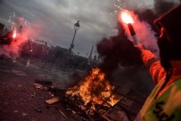 FRANSA - Meclis devre dışı: Fransa'da emeklilik isyanı! Sokaklar savaş alanına döndü