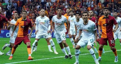 Süper Lig'de Galatasaray, Konyaspor'a konuk oluyor! Zorlu karşılaşmada ilk 11'ler belli oldu...