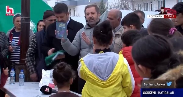 CHP'nin kanalı Halk TV'de büyük skandal! Depremzede çocukların önünde Selahattin Demirtaş propagandası