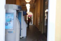 4 Bin 500 TL'sini ATM'de Unuttu