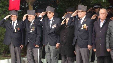 Çanakkale Sehitleri Usak'ta Törenle Anildi