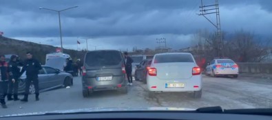 Ercis'te Trafik Kazasi Açiklamasi 2 Yarali