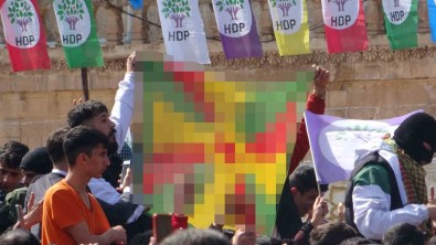 Mardin'de Nevruz Kutlamasinda PKK Paçavrasi Açtilar