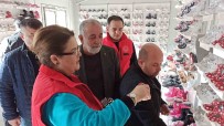  DERYA YANIK SON DAKİKA - Bakan Yanık depremzede esnaftan yeğeni için ayakkabı satın aldı