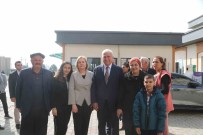 Baskan Atay, Depremzedeler Ile Görüstü