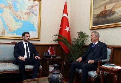 Milli Savunma Bakanı Akar, Hırvat mevkidaşı Banozic ile görüştü