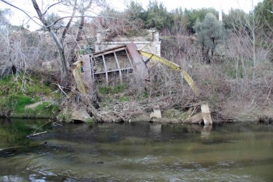 Tarihi Demir Köprü 14 Yildir Yapilmayi Bekliyor