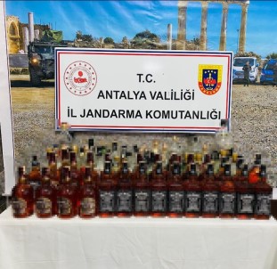 Antalya'da Bin 669 Sahis Sorgulandi, 30 Litre Sahte Alkol Ele Geçirildi