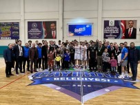 Çayirova'da Dostluk Kazandi