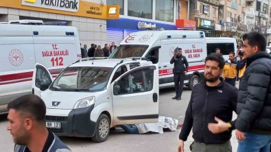 Mardin'de Seyir Halindeki Araca Silahli Saldiri Açiklamasi 2 Ölü
