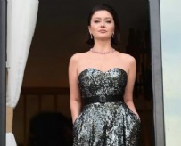 Nurgül Yeşilçay göz kamaştırıyor...