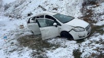 Yozgat'ta Otomobil Sarampole Yuvarlandi Açiklamasi 5 Yarali Haberi