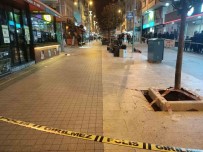 Küçükçekmece'de Silahli Saldiri Açiklamasi Cadde Ortasinda Kursunlarin Hedefi Oldu