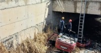 Sulama kanalına düşen otomobilden burunları kanamadan çıktılar