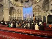 Baskentte Ilk Teravih Heyecani