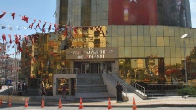 CHP'li Özlem Çerçioğlu'nun FETÖ aşkı bitmiyor! Yıllarca Erkan Karaaslan'a sus payı vermiş
