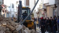 Depremde Hasar Gören Bin 500 Yillik Caminin Duvari Çöktü Haberi
