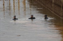ŞANLIURFA - Sel felaketinde 8'inci gün! Şanlıurfa'da asker, jandarma, polis selin izlerini siliyor