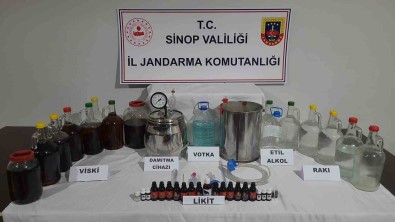 Sinop'ta 62,5 Litre Ev Yapimi Alkol Ele Geçirildi