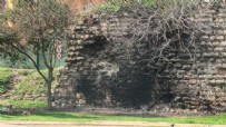   ZEYTİNBURNU KENNEDY CADDESİ - Yeni restore edilmişti: İstanbul'un 1600 yıllık surlarında mangalcıların izleri