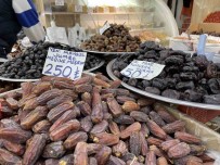 Iftar Sofralarinin Vazgeçilmezi Hurma Her Kesime Uygun Fiyatla Satiliyor