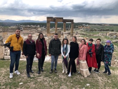 Yurt Disindan Gelen Gazeteciler, Usak'in Tarihi Yerlerini Gezdi