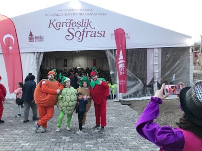 Beyoglu'ndan Kahramanmaras'a Uzanan Kardeslik Sofrasi'nda Ilk Iftar