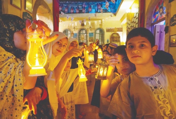 Dünya Ramazan’la ışıldadı