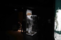 Dünyaca Ünlü Astronotlar Kongre Öncesi Incelemelerde Bulundu