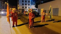 Mehteran Takimi Sahur Için Sokaga Indi Açiklamasi Vatandaslar Mehter Marslariyla Uyandi