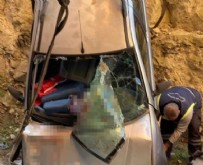  ANKARA TRAFİK KAZASI - Otomobil bina boşluğuna uçtu! 'Arabanın ön camını çıkardık'