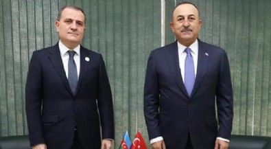 Bakan Çavuşoğlu, Azerbaycanlı mevkidaşı ile görüştü