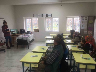 Jandarma Ögrenci Velilerine 'Uyusturucu' Egitimi Verdi