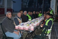 Lapseki Belediyesi Deprem Bölgesinde Iftarlara Devam Ediyor Haberi