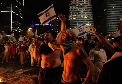 Altı partili koalisyonun yönettiği İsrail karıştı: Darbe endişesi var