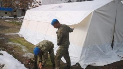MSB'nin çalışanlarından depremzedelere çadır