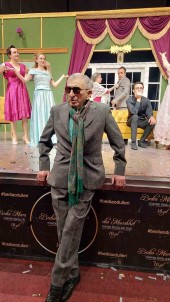 Haldun Dormen'e Sahnede 95. Yas Sürprizi